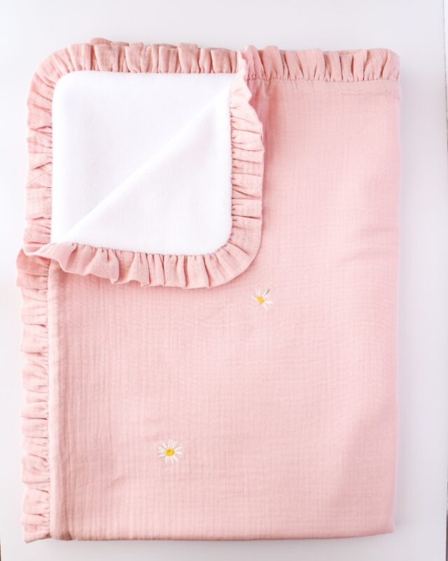 copertina rosa e bianca per neonata