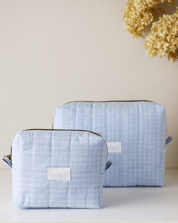 Beauty case azzurro cielo